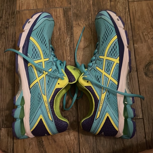 Women’s ASICS running shoes - Picture 7 of 8